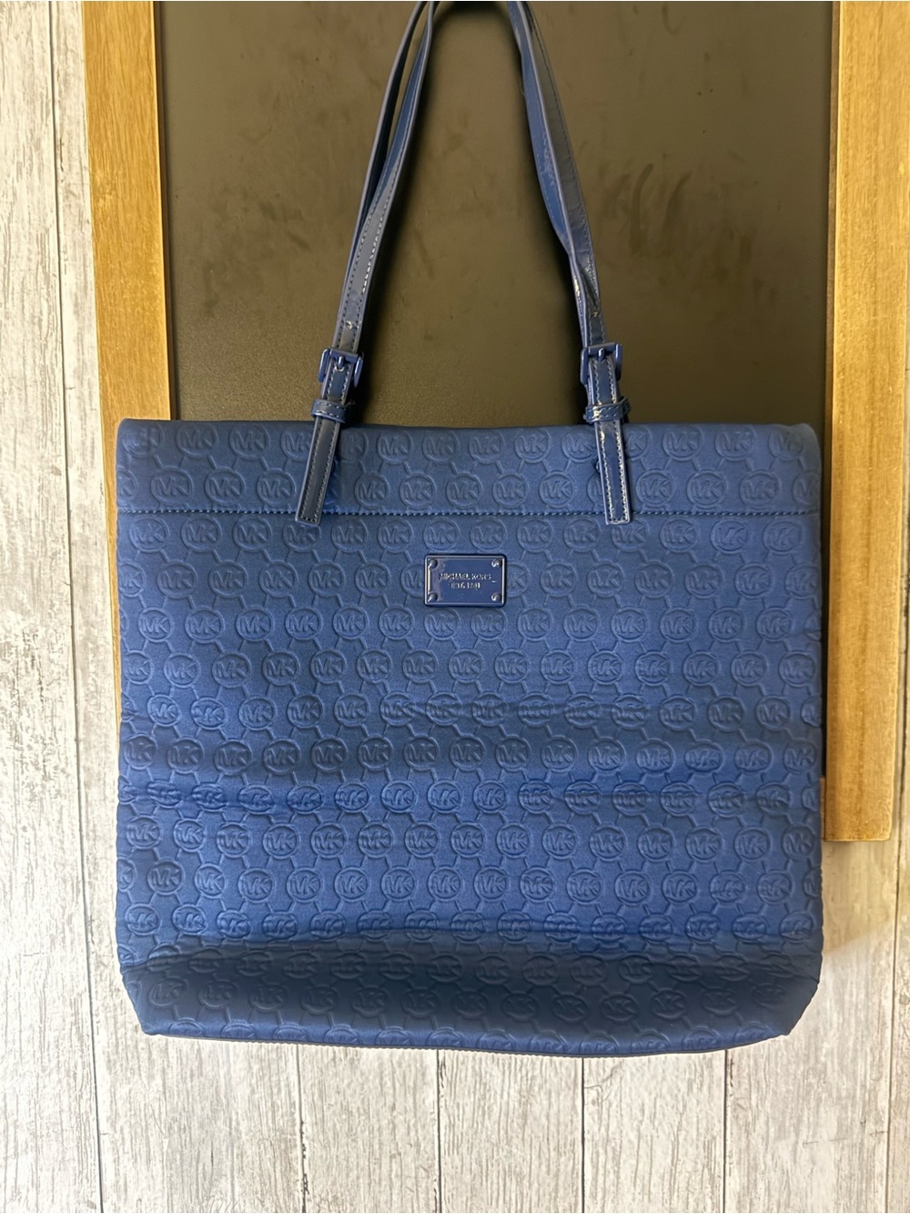 Women’s Michael Kors medium blue fabric logo tote purse